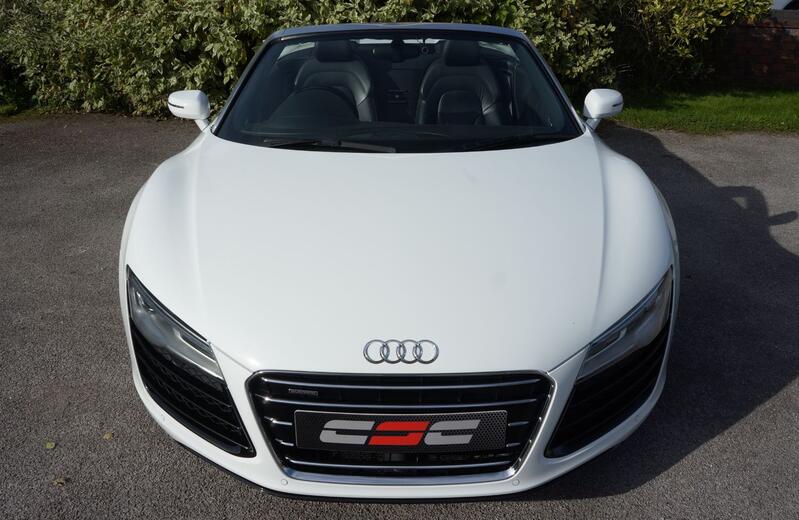 AUDI R8