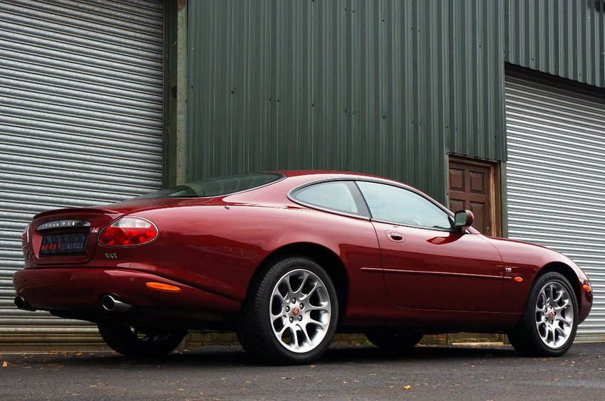 JAGUAR XKR