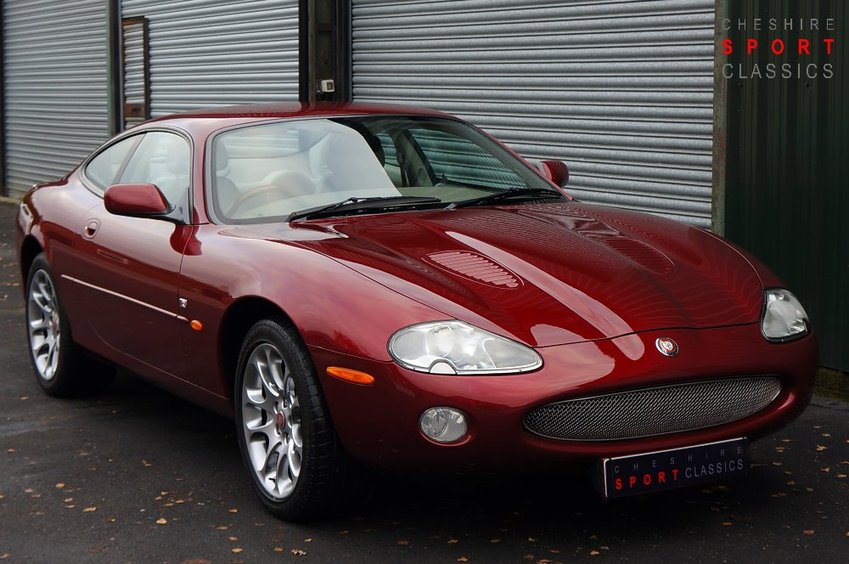 JAGUAR XKR