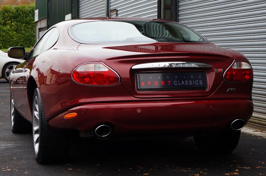 JAGUAR XKR