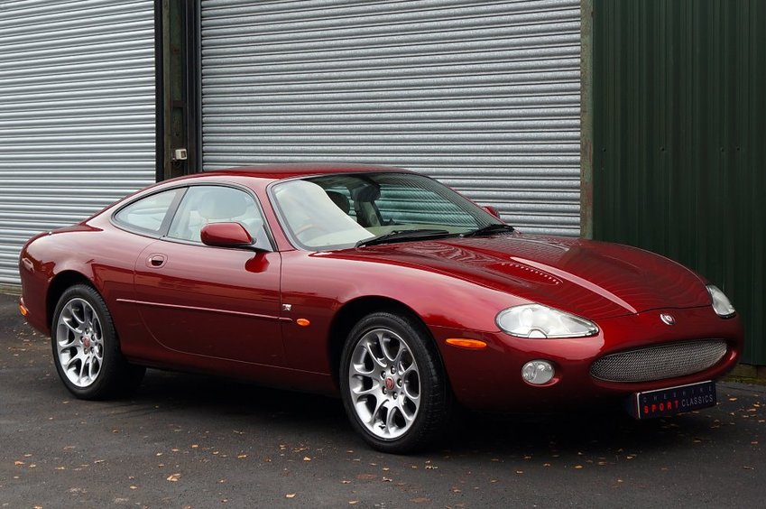 JAGUAR XKR