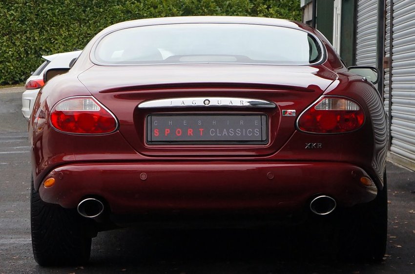 JAGUAR XKR