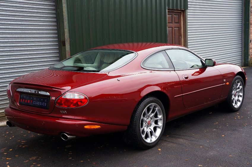 JAGUAR XKR