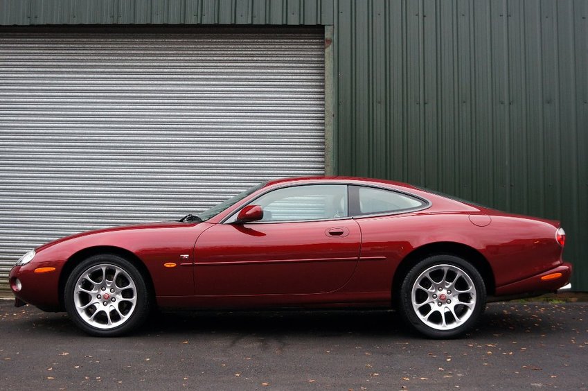 JAGUAR XKR