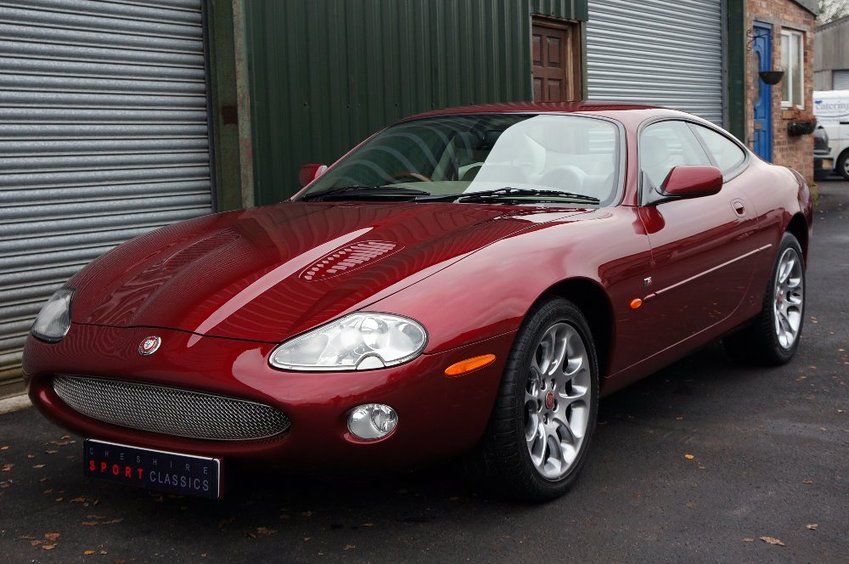 JAGUAR XKR