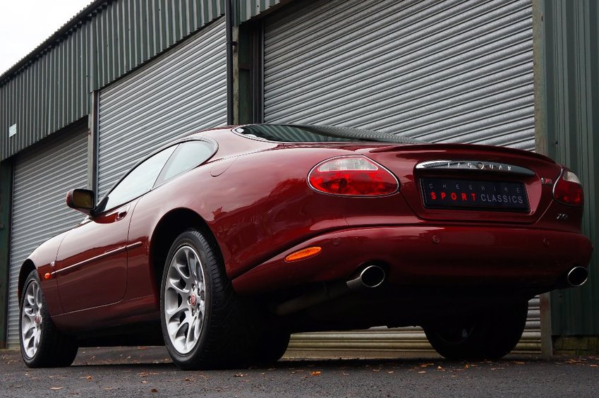 JAGUAR XKR