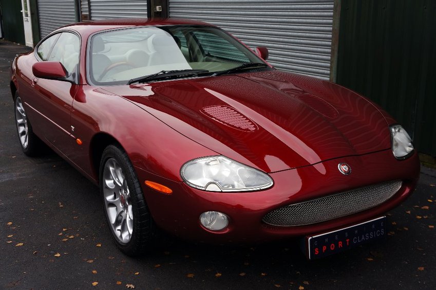 JAGUAR XKR