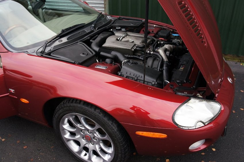 JAGUAR XKR