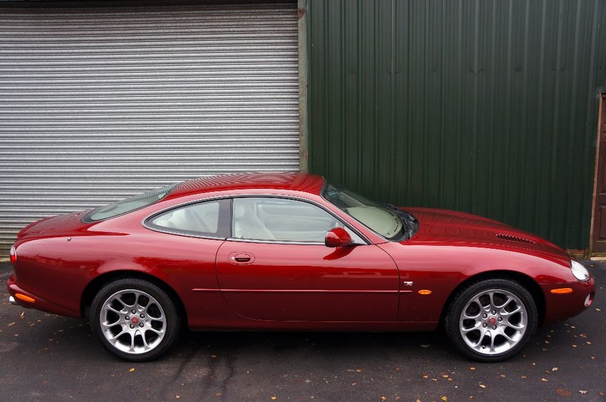 JAGUAR XKR