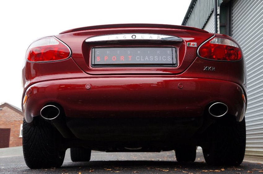 JAGUAR XKR