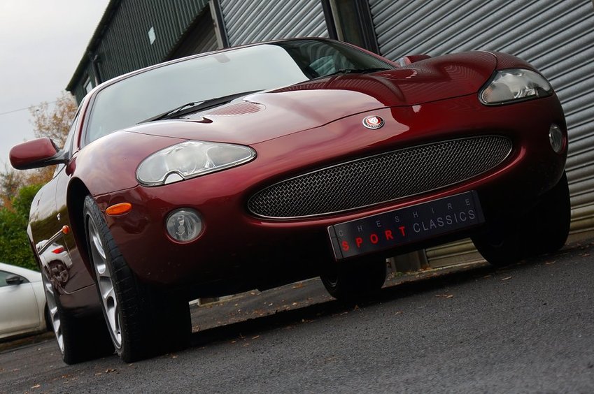 JAGUAR XKR