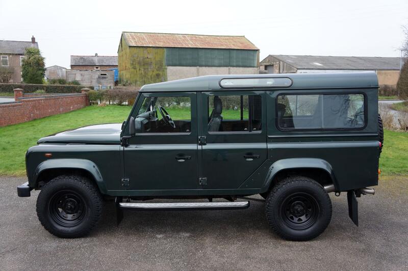 LAND ROVER DEFENDER