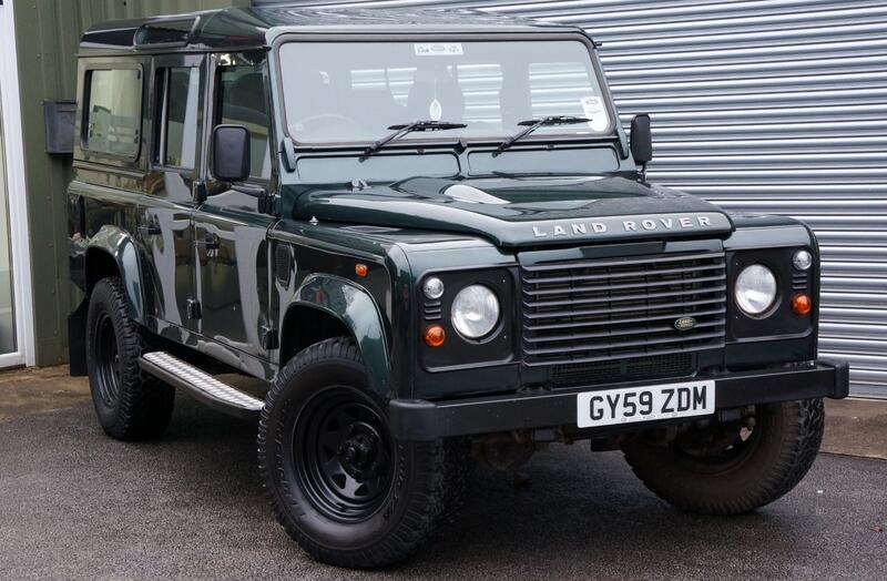 View LAND ROVER DEFENDER 2.4 TDCi County 