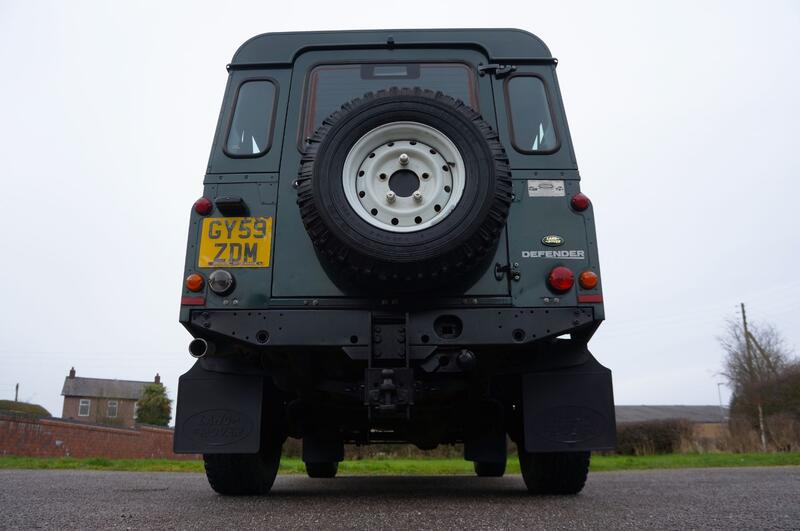 LAND ROVER DEFENDER