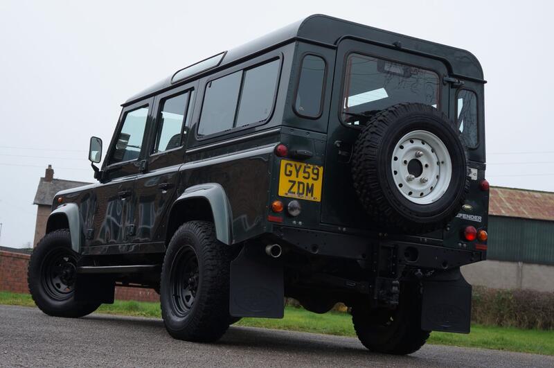 LAND ROVER DEFENDER