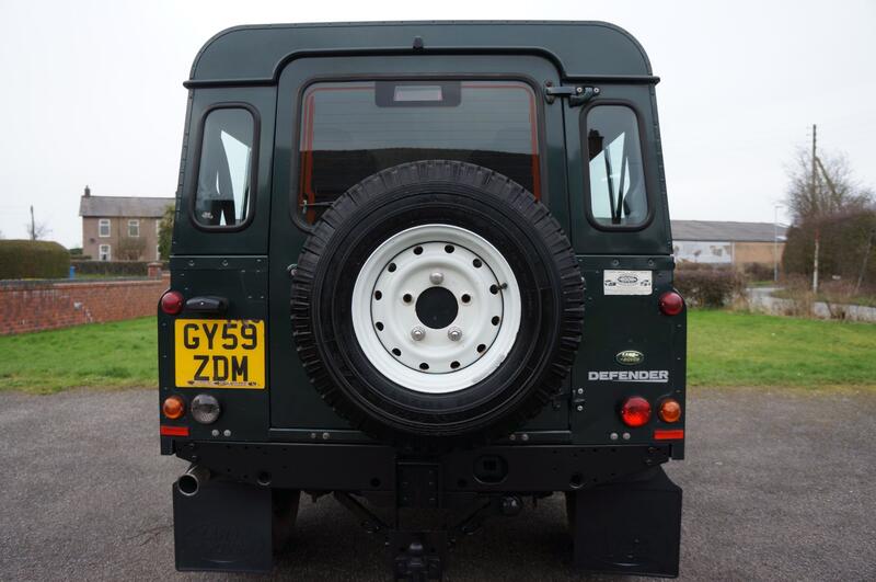 LAND ROVER DEFENDER