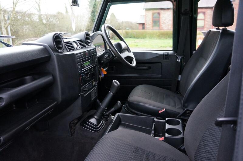 LAND ROVER DEFENDER