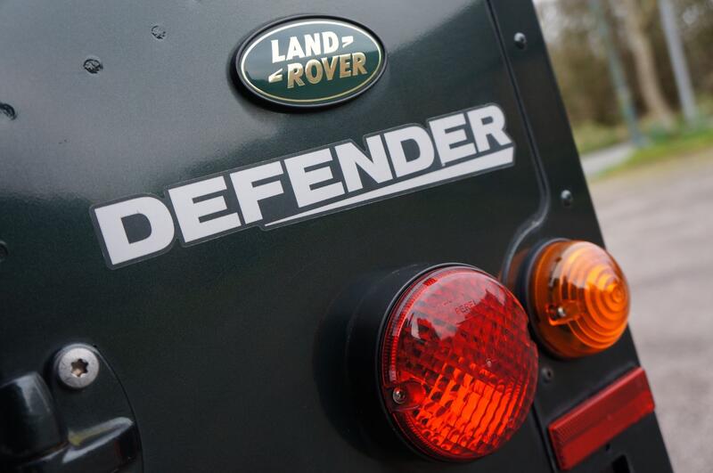 LAND ROVER DEFENDER