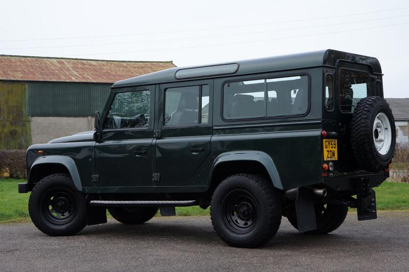 LAND ROVER DEFENDER