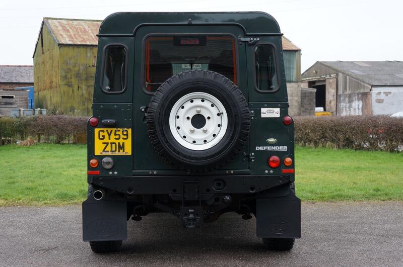 LAND ROVER DEFENDER