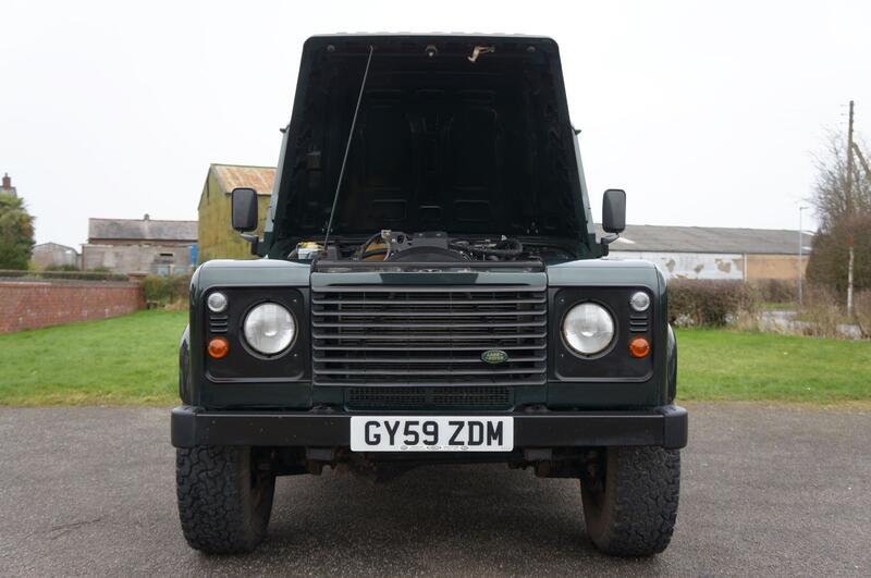 LAND ROVER DEFENDER