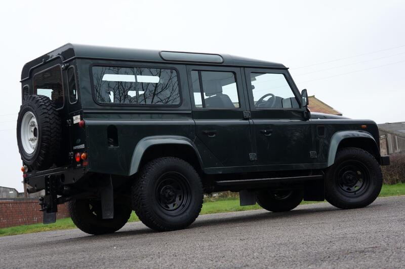 LAND ROVER DEFENDER