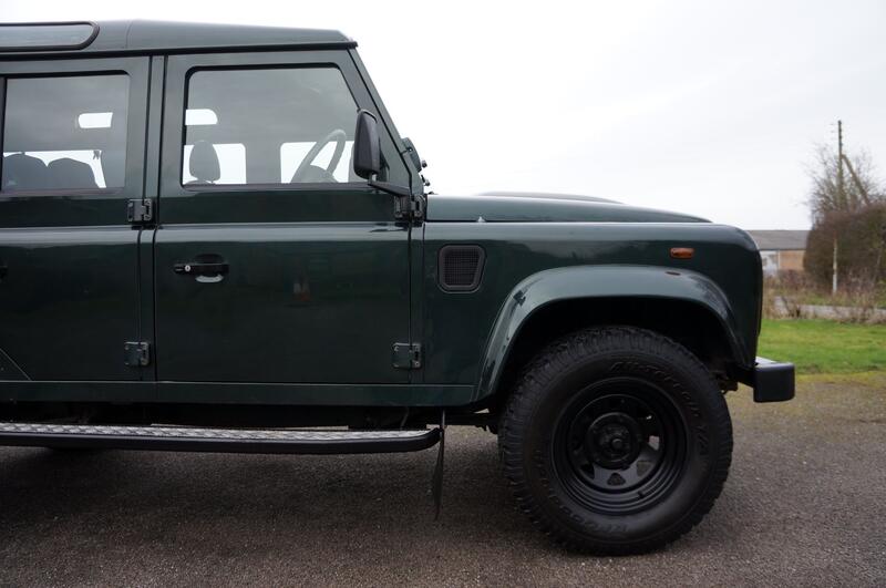 LAND ROVER DEFENDER