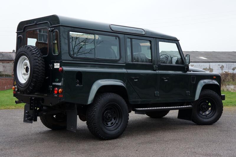 LAND ROVER DEFENDER