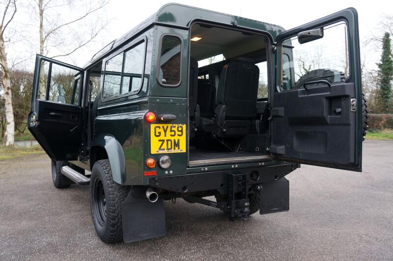 LAND ROVER DEFENDER