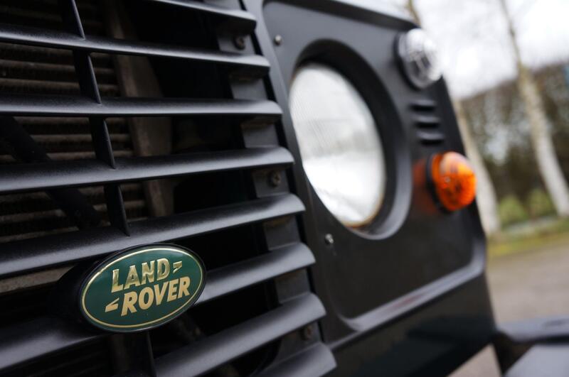 LAND ROVER DEFENDER