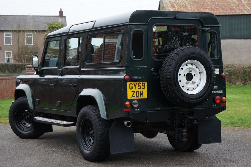 LAND ROVER DEFENDER