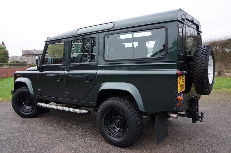 LAND ROVER DEFENDER