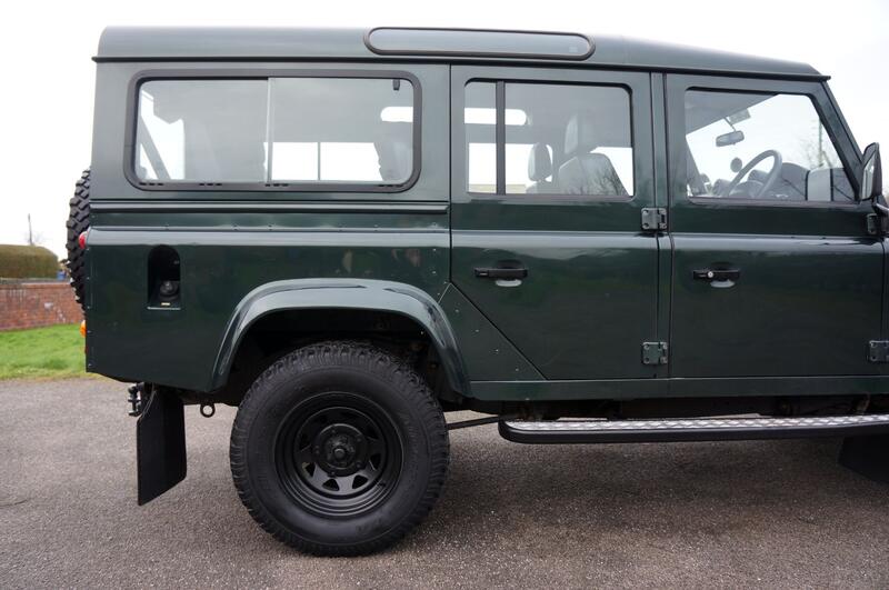 LAND ROVER DEFENDER