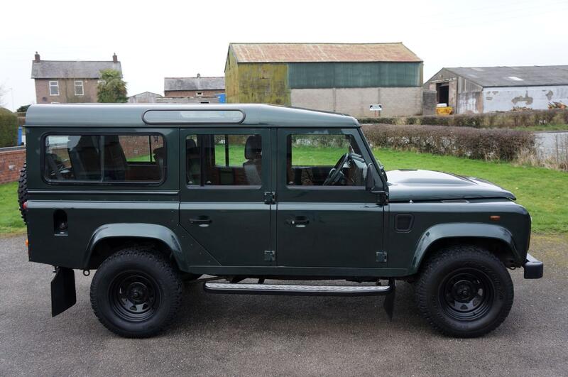 LAND ROVER DEFENDER