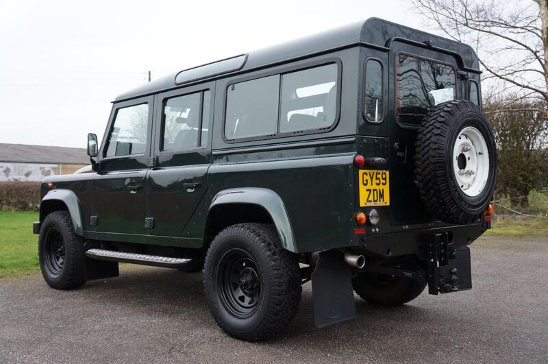 LAND ROVER DEFENDER