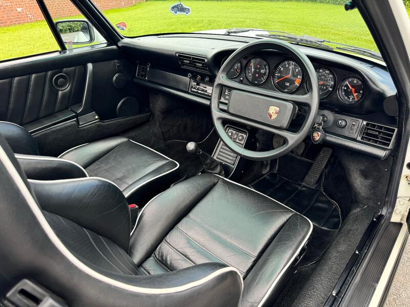 PORSCHE 911 CLASSIC