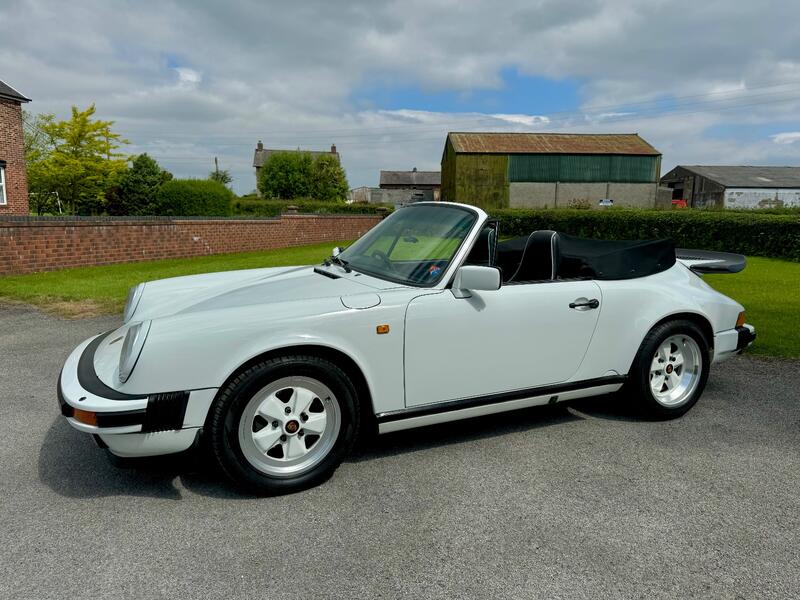 PORSCHE 911 CLASSIC