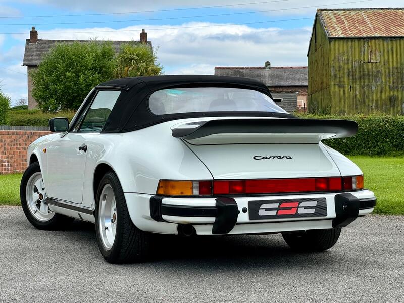 PORSCHE 911 CLASSIC