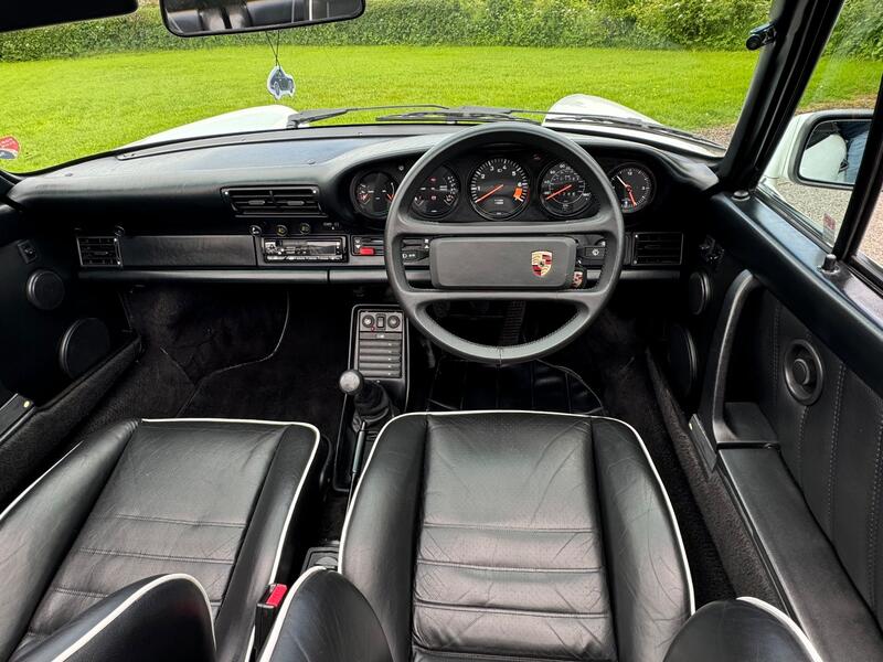 PORSCHE 911 CLASSIC