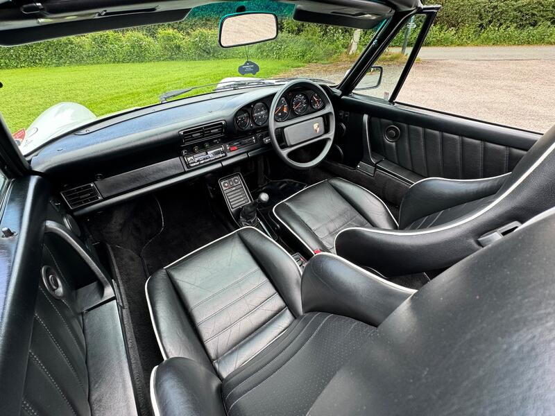 PORSCHE 911 CLASSIC