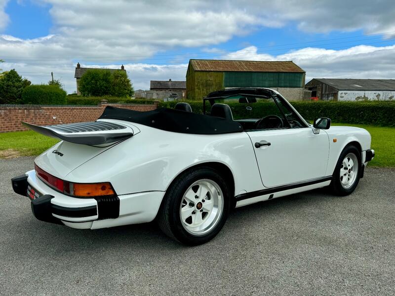 PORSCHE 911 CLASSIC