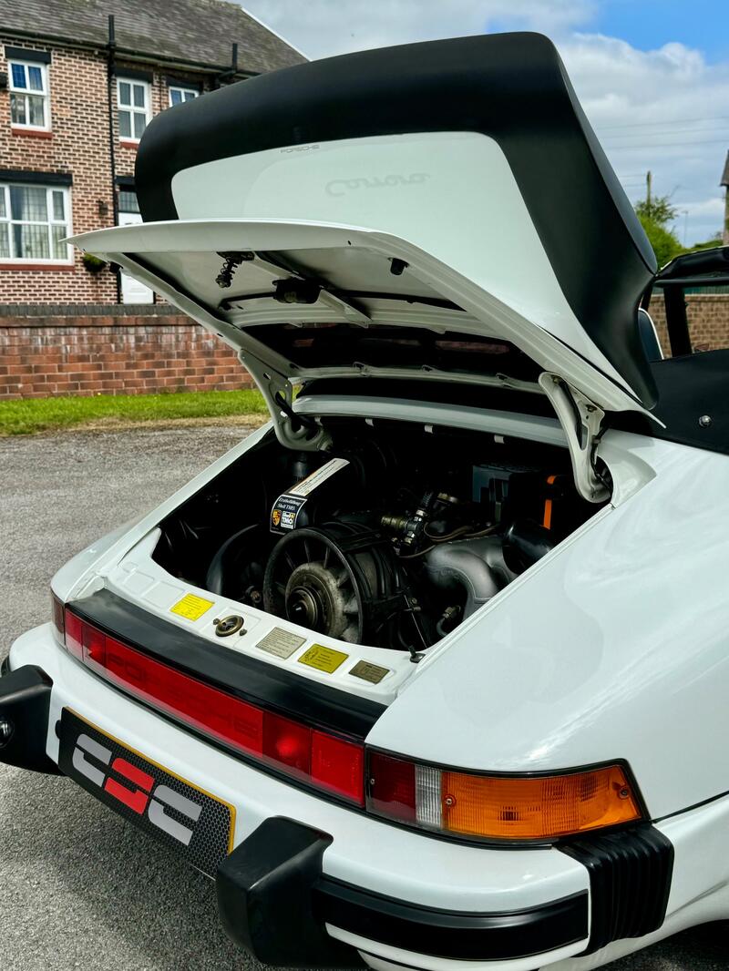 PORSCHE 911 CLASSIC