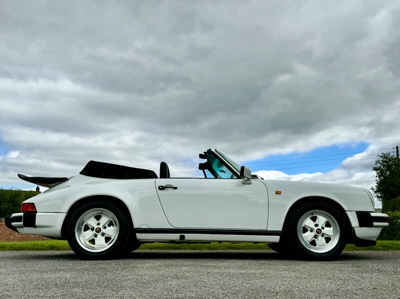 PORSCHE 911 CLASSIC