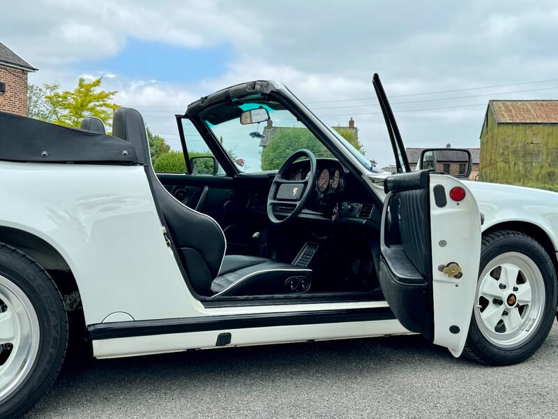 PORSCHE 911 CLASSIC