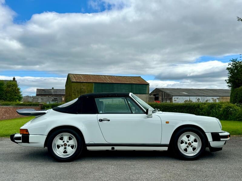 PORSCHE 911 CLASSIC