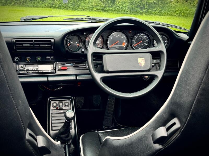 PORSCHE 911 CLASSIC