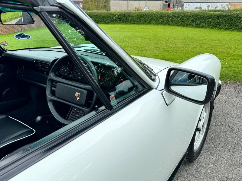 PORSCHE 911 CLASSIC