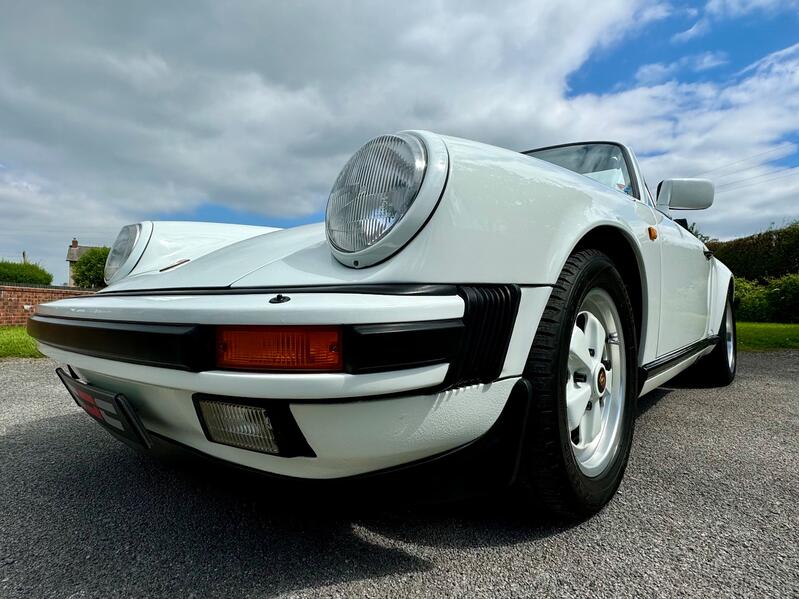 PORSCHE 911 CLASSIC