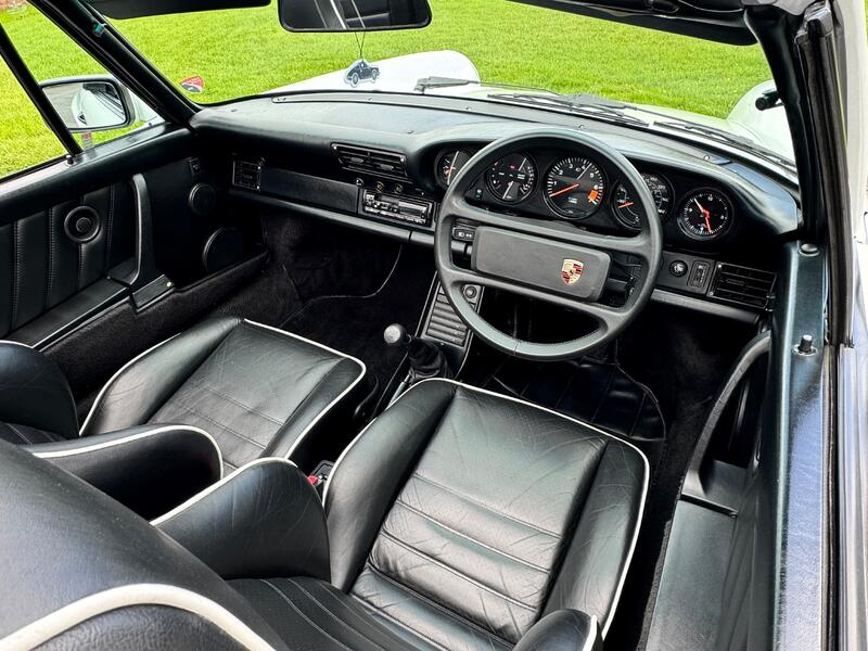 PORSCHE 911 CLASSIC
