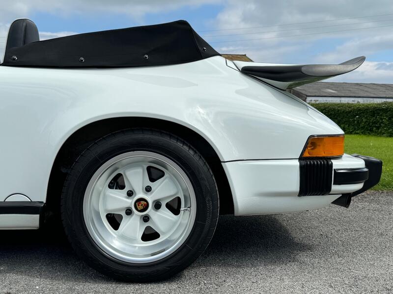 PORSCHE 911 CLASSIC
